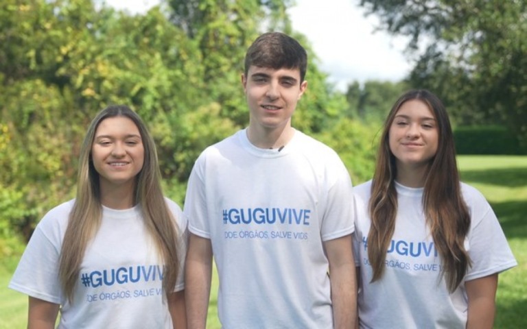 Família de Gugu Liberato se reúne para lançar campanha 'Gugu Vive'