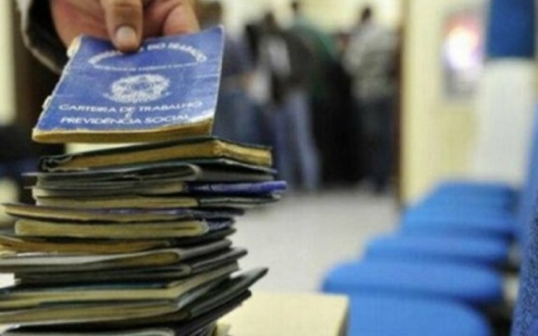 Brasil pode fechar ano perdendo menos empregos que em 2015 e 2016