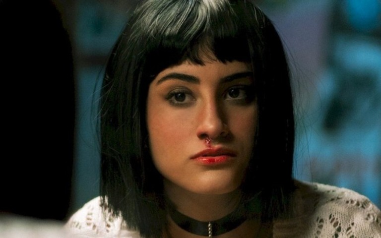 Cantora DAY lança o clipe de "Não Gosto de Mim"