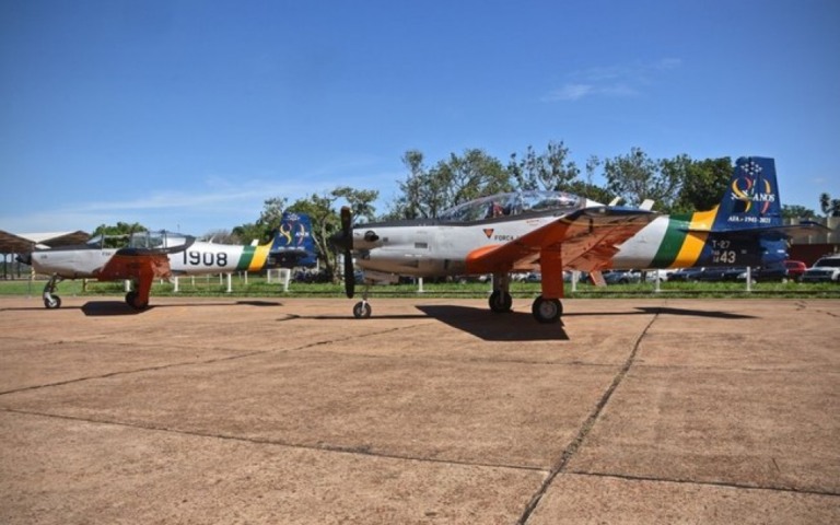 Especial 80 anos: Academia da Força Aérea apresenta aviões com pinturas comemorativas