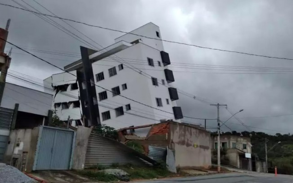Construtora tenta adiar demolição de prédio que tombou em Minas Gerais