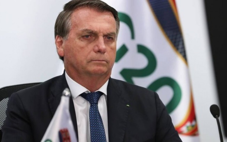 Bolsonaro volta a defender "boi-bombeiro" para conter incêndios no Pantanal