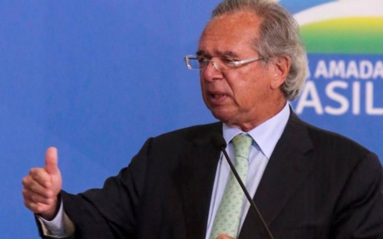 Economia está ‘muito mais saudável’ com dólar a R$ 5 e juros de 2%, diz Guedes