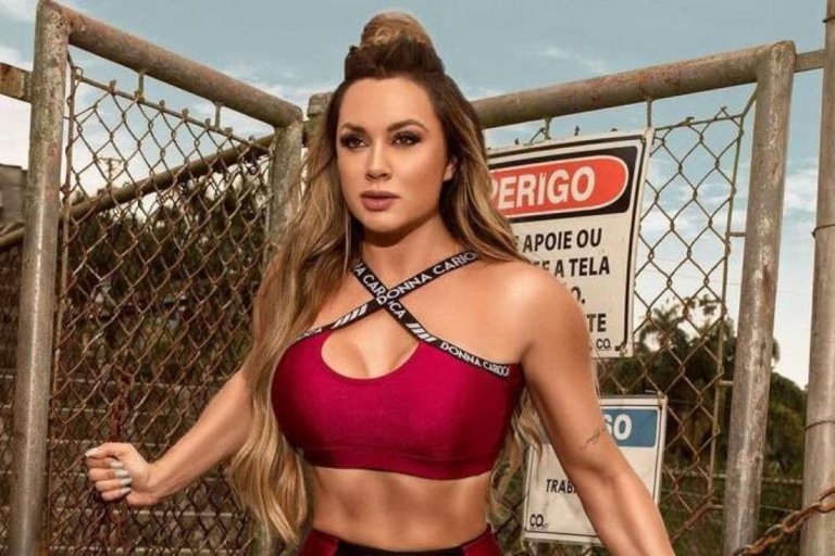 Juju Salimeni faz ensaio fitness e corpão sarado rouba a cena