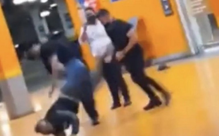 Carrefour cria comitê de "tolerância zero à discriminação racial"
