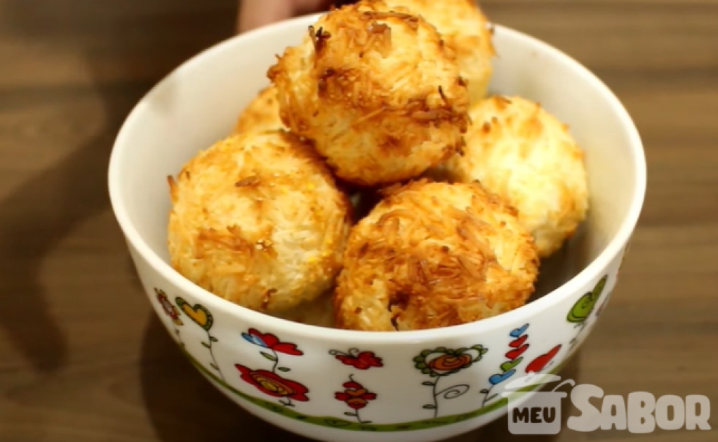 Biscoito de coco com leite condensado