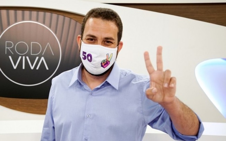 Às vésperas da eleição, Guilherme Boulos testa positivo para a Covid-19