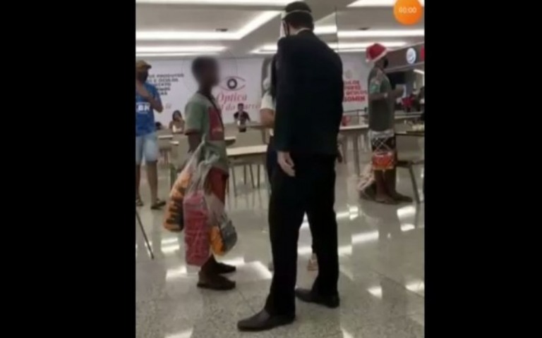 Abordagem de seguranças a meninos negros em shopping viraliza; assista