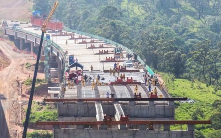 Grupos de empreiteiras têm 63% das licitações para mobilidade em SP na década