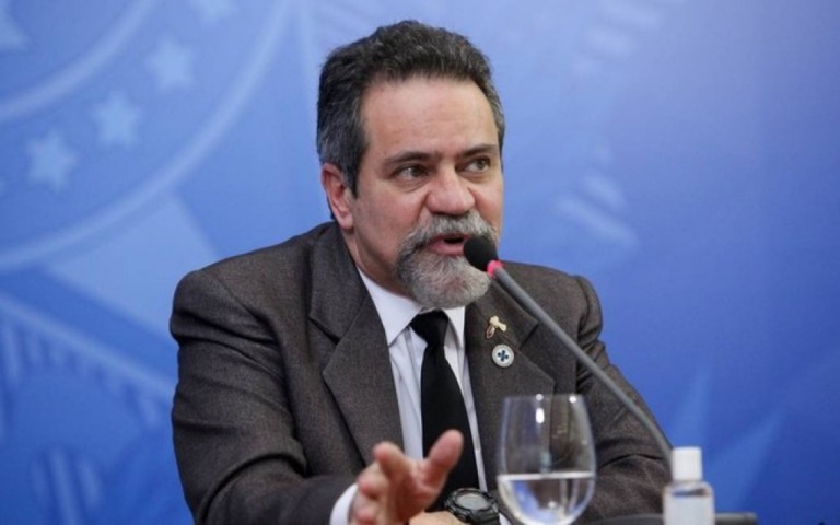 Após "repique" de Pazuello, número 2 da Saúde cita "pequeno aumento" de casos