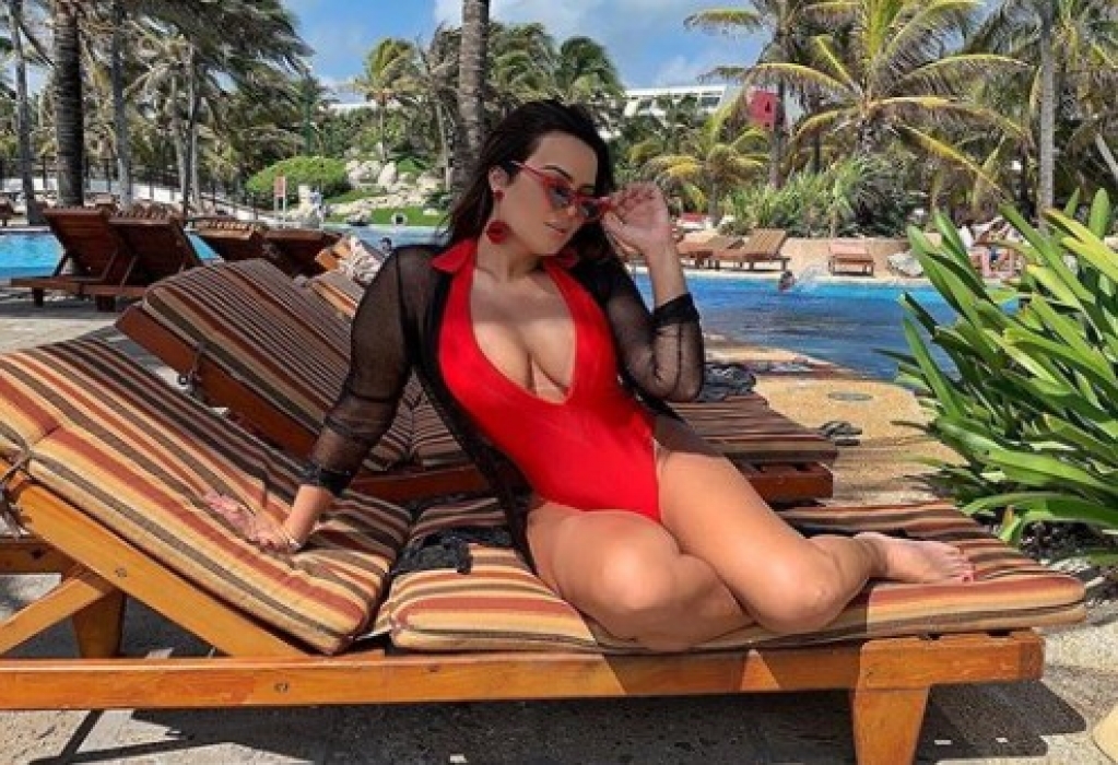 Geisy Arruda esbanja boa forma ao posar de maiô sensual: “Toda vermelhinha” Geisy Arruda esbanja boa forma ao posar de maiô sensual: “Toda vermelhinha”