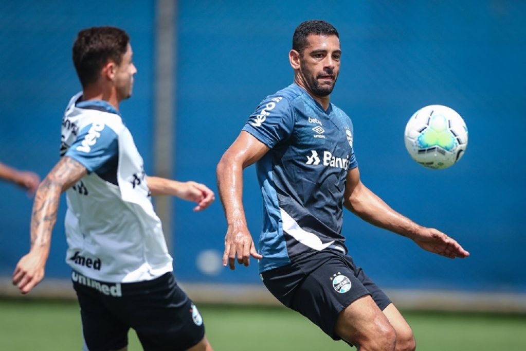 Grêmio finaliza treinos para jogo com o Goiás pela Série A