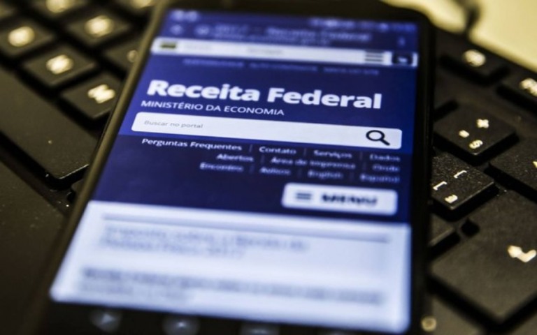 Receita paga hoje restituições do lote residual do Imposto de Renda de novembro