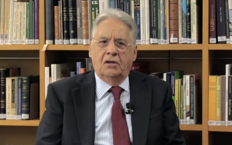 "Esqueleto tem que enterrar", diz FHC sobre Aécio e Serra