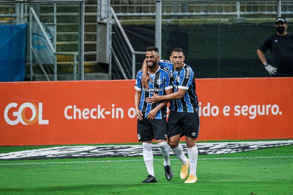 Grêmio vence o Goiás de 2 a 1 em jogo adiado da sexta rodada