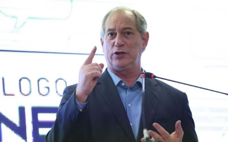 Após reatar com Lula, Ciro diz: lulopetismo e bolsonarismo "foram banidos"