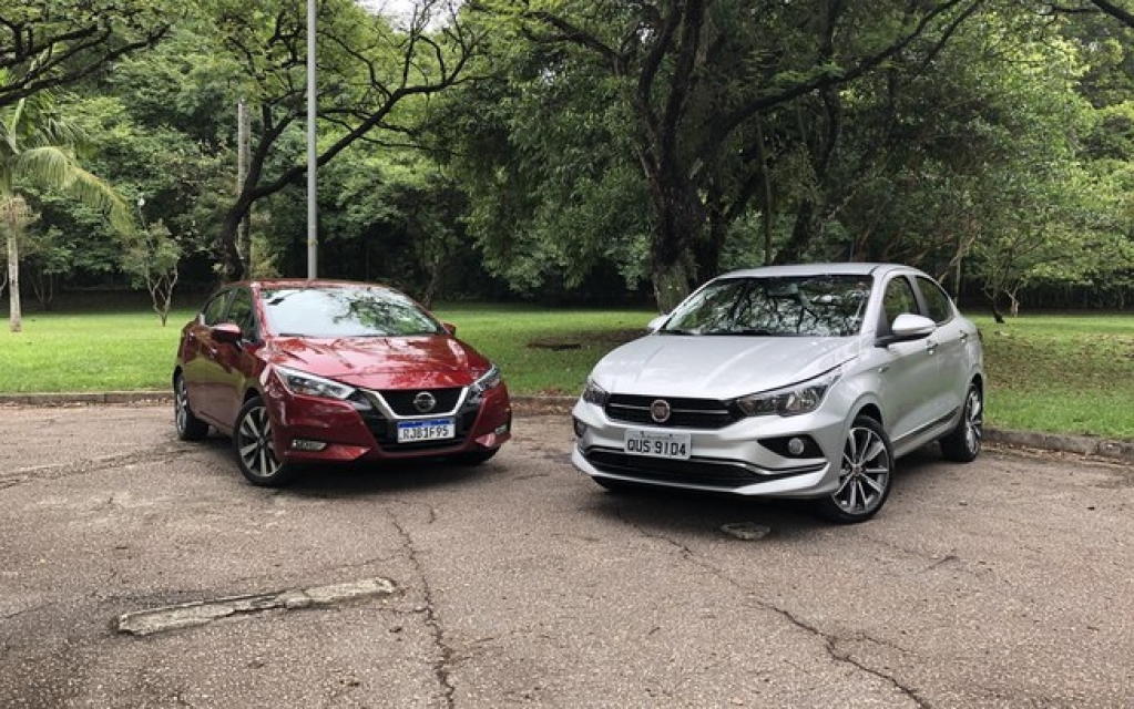 Nissan Versa enfrenta o rival Fiat Cronos. Qual dos sedãs vence?