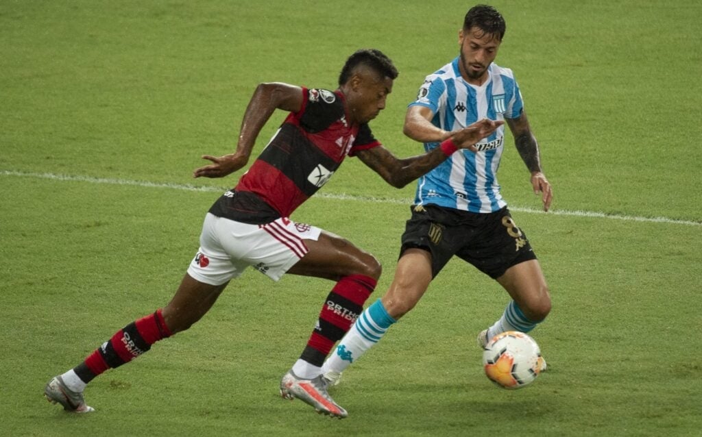 Nos pênaltis, Flamengo perde para o Racing e encerra a participação na Libertadores