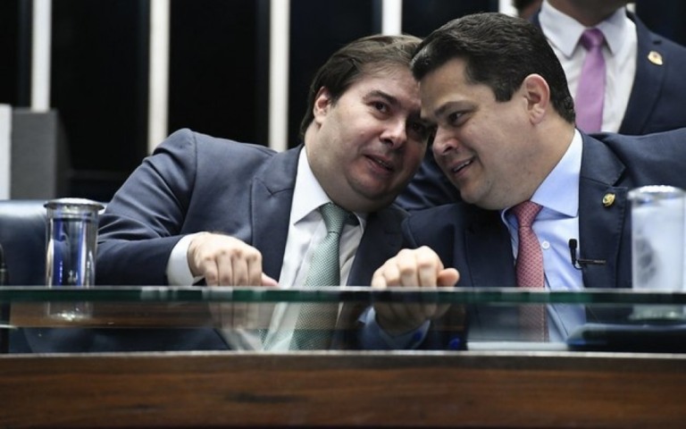 Carta assinada por 14 senadores é contra a reeleição de Maia e Alcolumbre