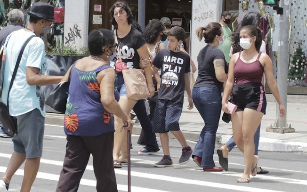 Após alta dos casos de Covid-19, Paraná irá decretar toque de recolher no estado Após alta dos casos de Covid-19, Paraná irá decretar toque de recolher no estado
