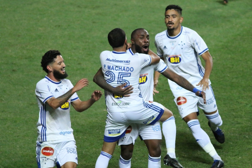 Cruzeiro bate o América-MG e se afasta do Z-4 da Série B