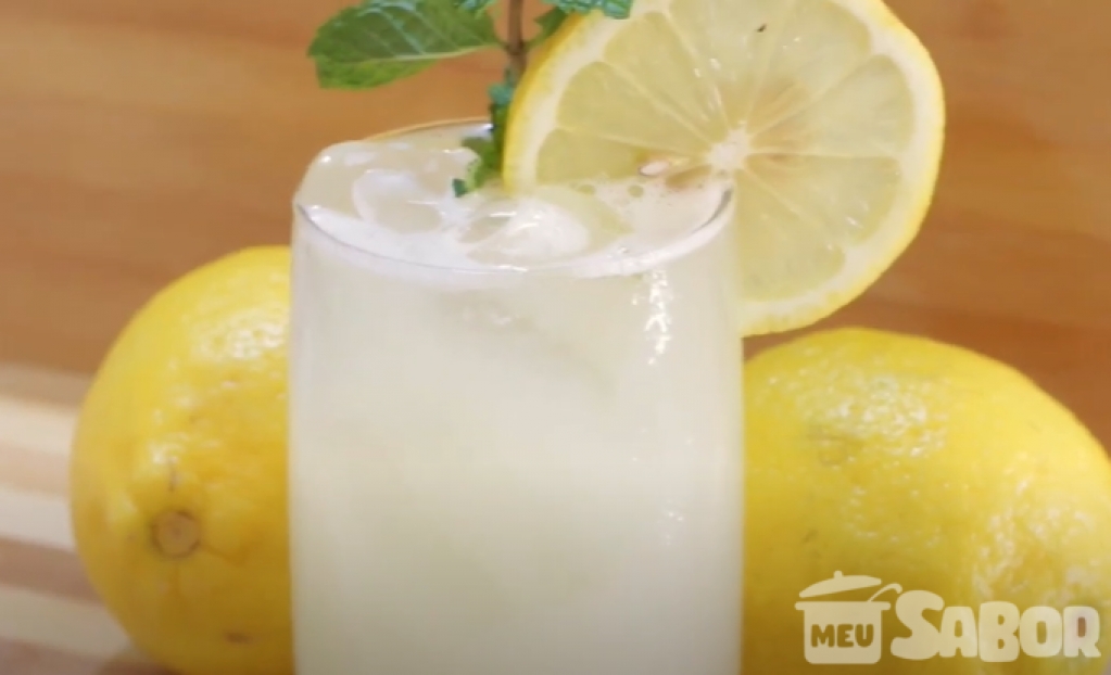 Suco de limão Siciliano com hortelã