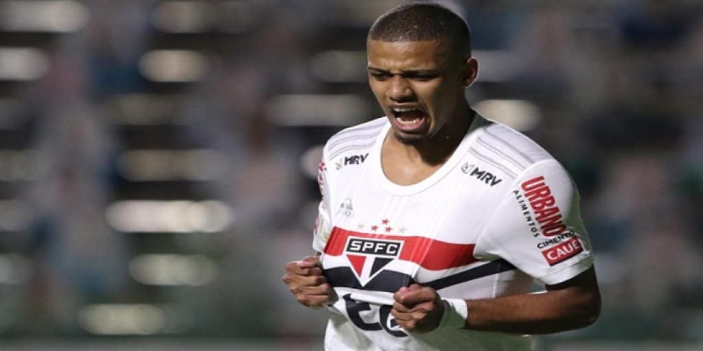 São Paulo vence o Goiás em jogo da primeira rodada e assume liderança