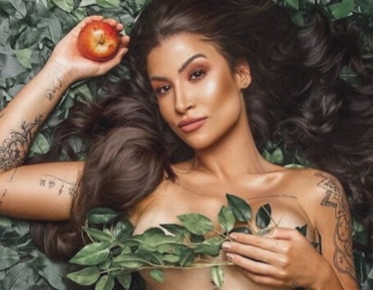 Bianca Andrade posa de look colado ao corpo e estremece a rede social