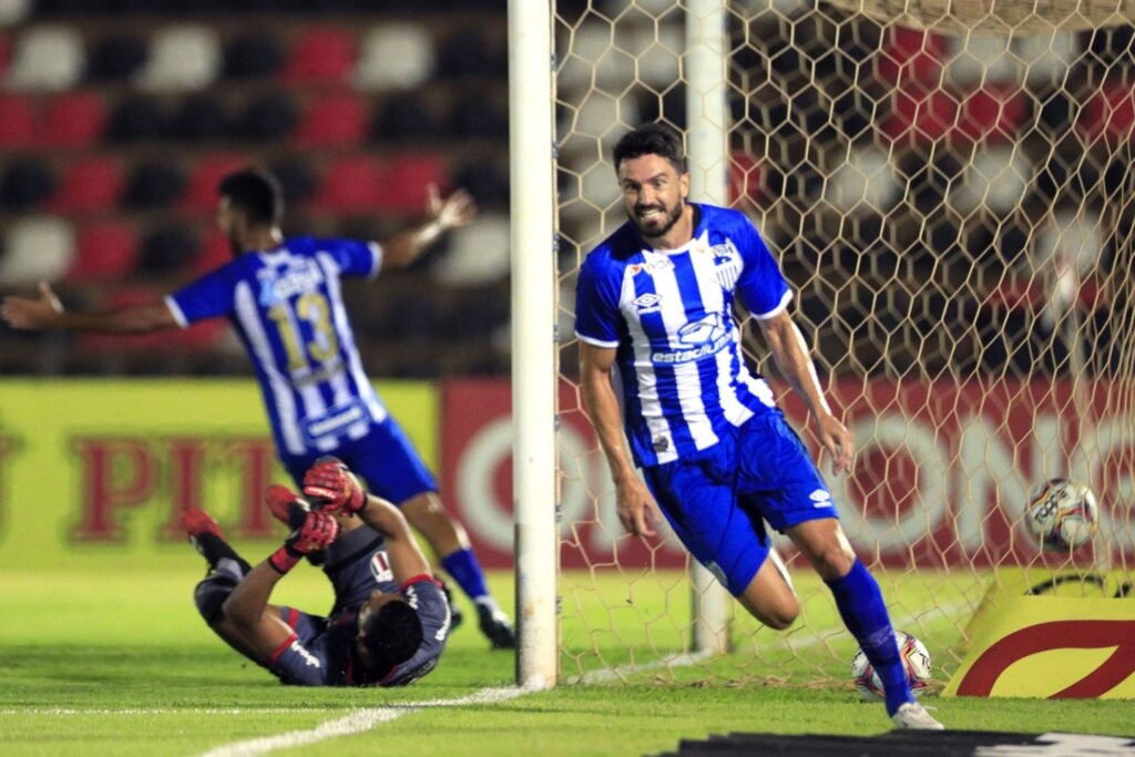 Avaí já fez 190 gols sobre o Chapecoense  e se enfrentaram 158 vezes na história