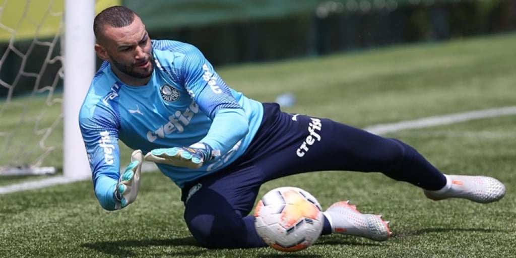 Weverton integra os Top 10 de goleiros com mais jogos na história