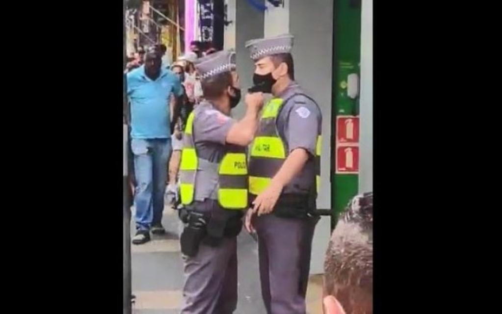 Soldado que apontou arma no rosto de colega de trabalho em São Paulo é preso Soldado que apontou arma no rosto de colega de trabalho em São Paulo é preso