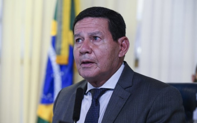 Mourão diz que assessores de Bolsonaro distorcem fatos: "intrigas palacianas"