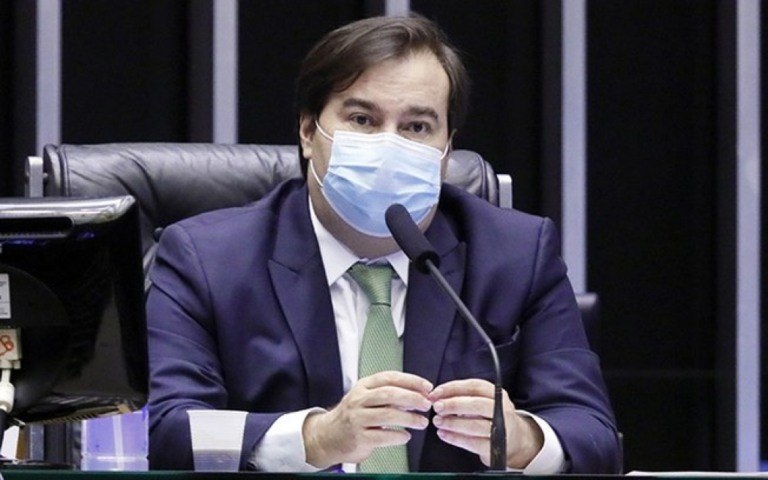 "Não digo uma coisa nem outra", diz Maia sobre candidatura para novo mandato