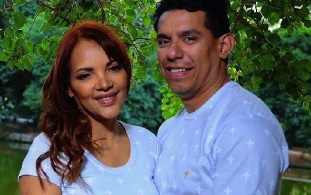 Flordelis homenageia pastor Anderson após audiência