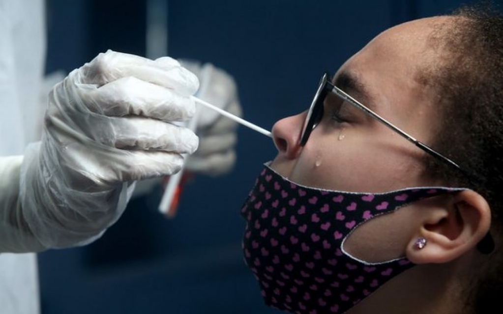 Câmara discute plano para usar testes de Covid-19 próximos a perder validade Câmara discute plano para usar testes de Covid-19 próximos a perder validade