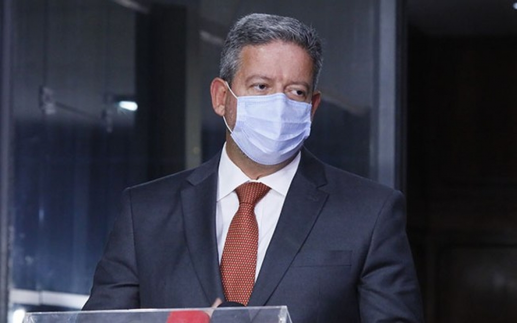 Com Maia fora, Arthur Lira busca apoio da esquerda para presidir a Câmara Com Maia fora, Arthur Lira busca apoio da esquerda para presidir a Câmara