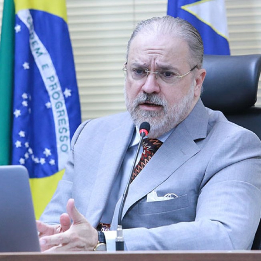 PGR quer barrar participação de ONG no acordo com a controladora da JBS PGR quer barrar participação de ONG no acordo com a controladora da JBS