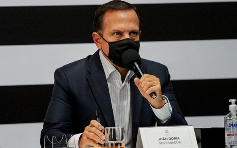 Governadores criticam "arrogância" de Doria em reunião da vacina contra Covid-19