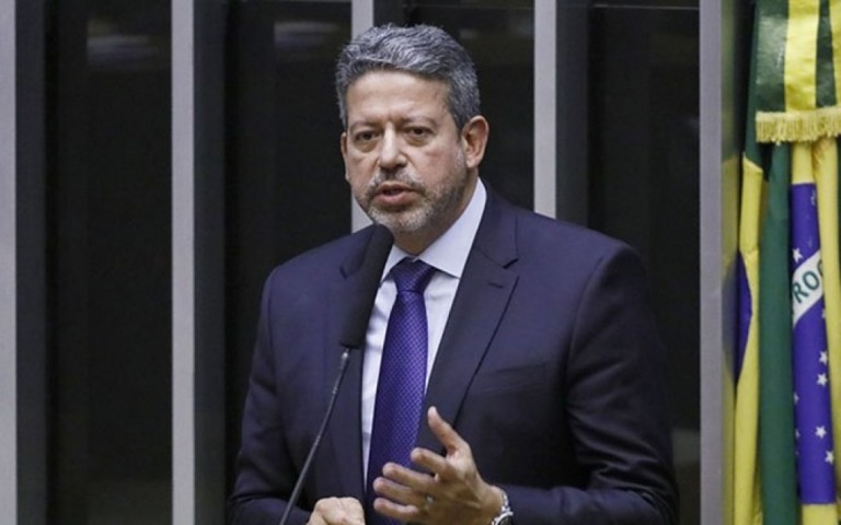Deputados recebem vídeo contra Arthur Lira por número anônimo no WhatsApp