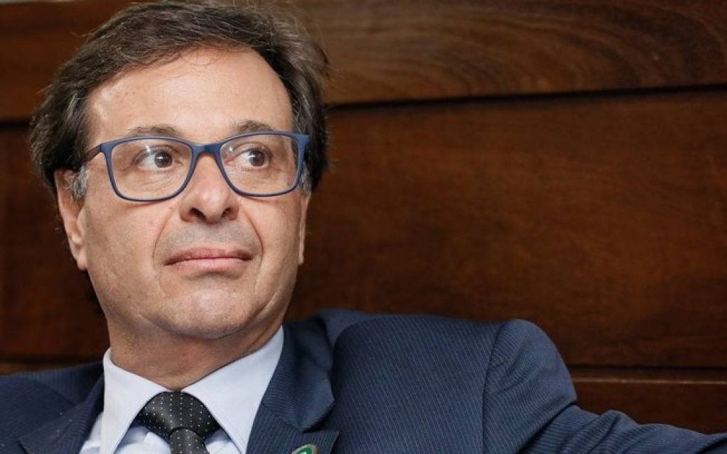 Bolsonaro oficializa nomeação de Gilson Machado como novo ministro do Turismo