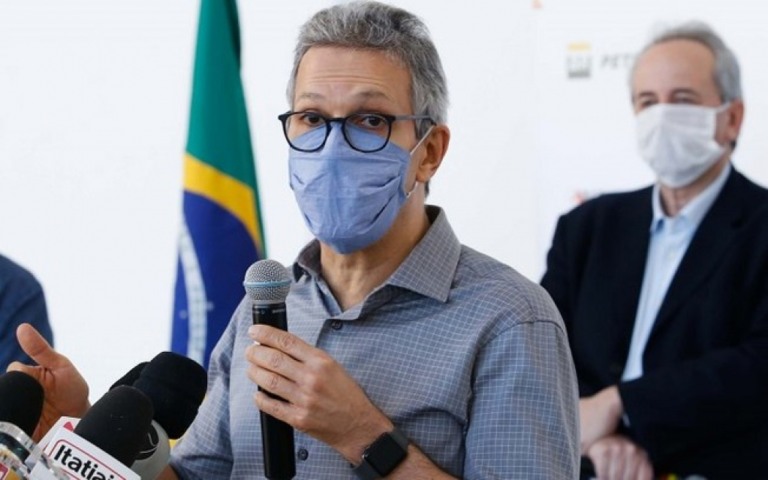 Em indireta a Doria, governador de MG critica "corrida maluca" por vacinas