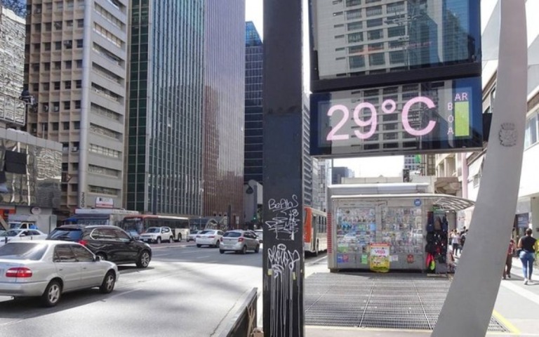 Calor e pancadas de chuva nesta sexta em São Paulo