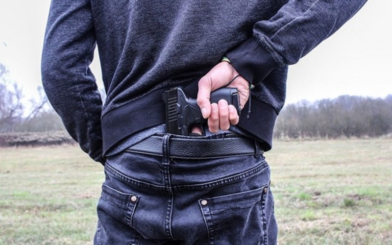 PSB entra com ação no STF contra zerar impostos para importação de armas de fogo