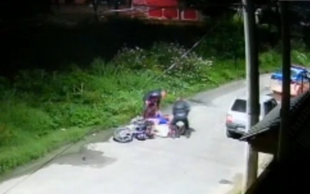 "Não deram chance para o meu filho", diz mãe de rapaz morto em abordagem da PM "Não deram chance para o meu filho", diz mãe de rapaz morto em abordagem da PM