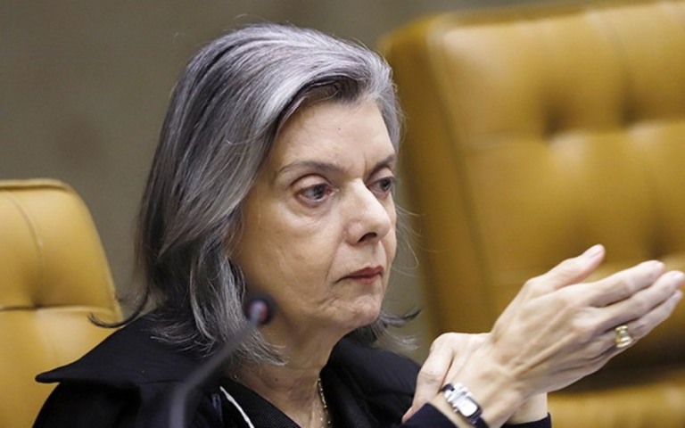Cármen Lúcia dá 24 horas para a Abin explicar relatórios que orientaram Flávio