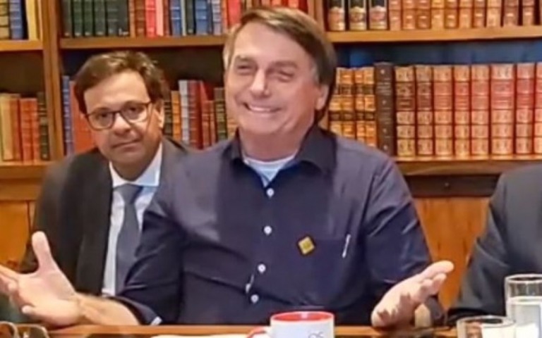 Bolsonaro vence Moro, Huck, Ciro e Haddad no 2° turno em 2022, diz pesquisa XP