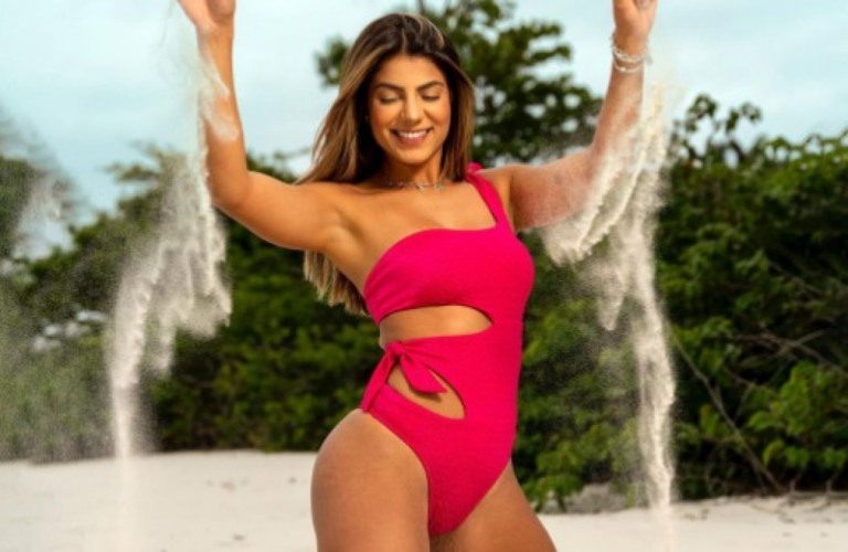 Hariany Almeida mostra corpão em forma na academia : “Toda sarada”