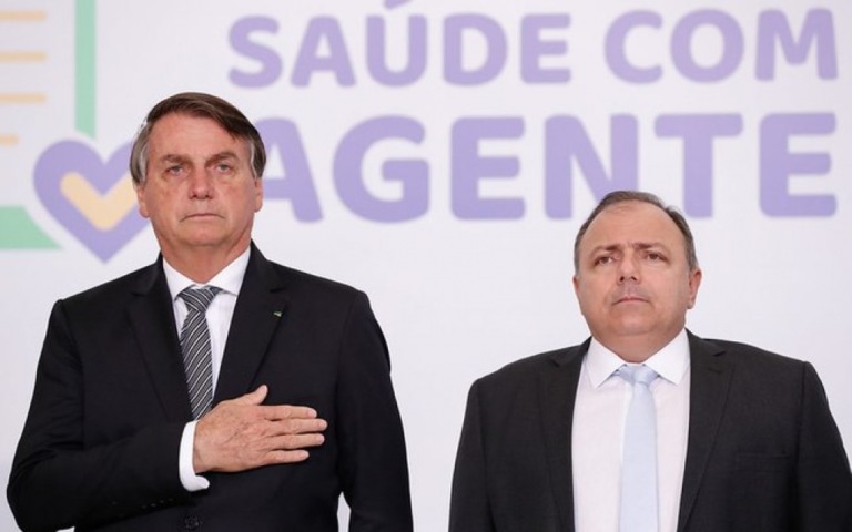 Bolsonaro orienta Pazuello a mostrar "perigos da vacina" à população; entenda