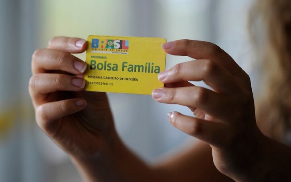 Governo estuda aumentar valor do Bolsa Família, mas fica longe de zerar fila Governo estuda aumentar valor do Bolsa Família, mas fica longe de zerar fila