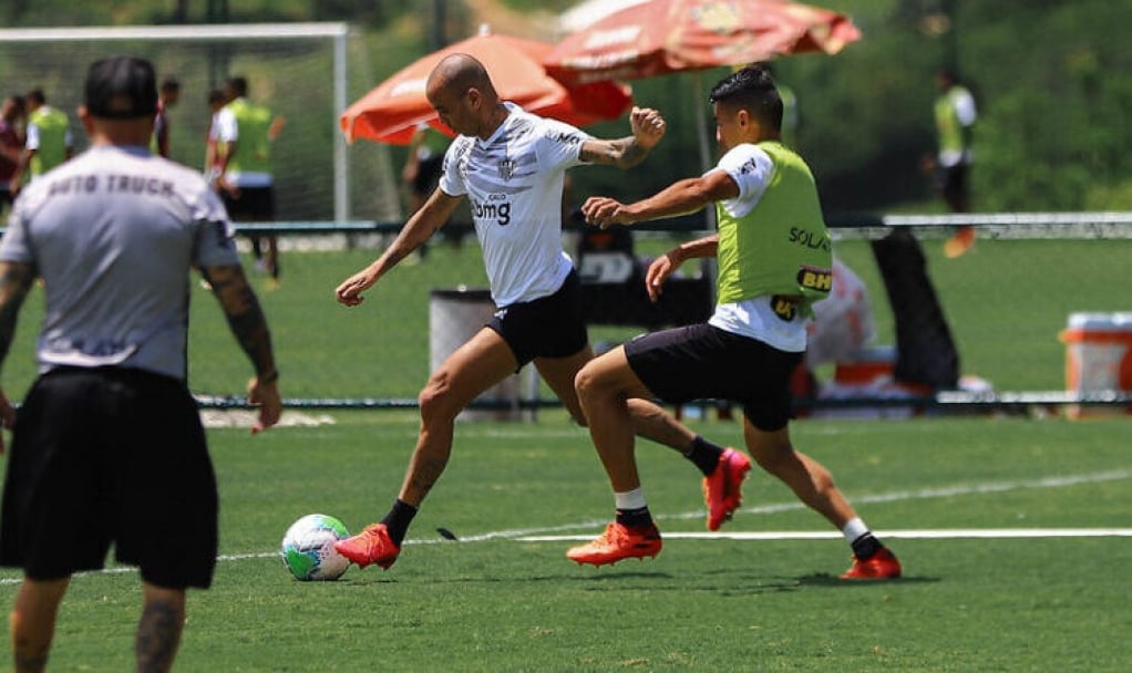 Elenco do Galo treina e se reapresenta na segunda-feira